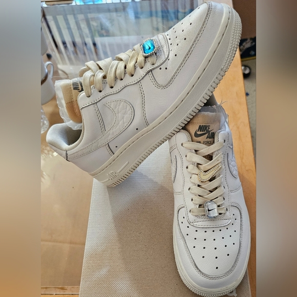 Nike Sneakers Nike Air Force 1 '07 LX Bling Low Nike AF 1 White Women's Size 6.5 - Picture 1 of 14